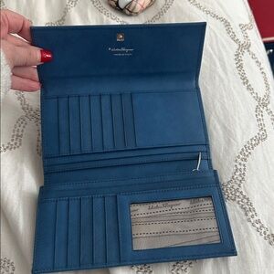 Ferragamo blue wallet bow pristine vintage trifold zip coin storage